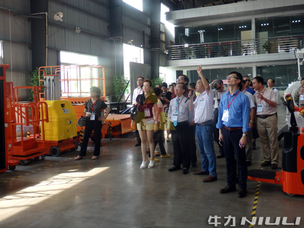 香港商會訪問團蒞臨牛力開展經(jīng)貿(mào)考察活動